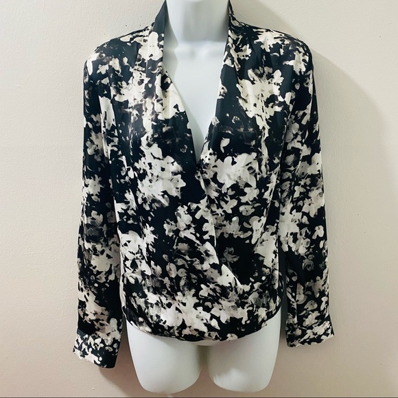 Apt. 9 Floral Black Wrap Small Blouse Top - Picture 2 of 9